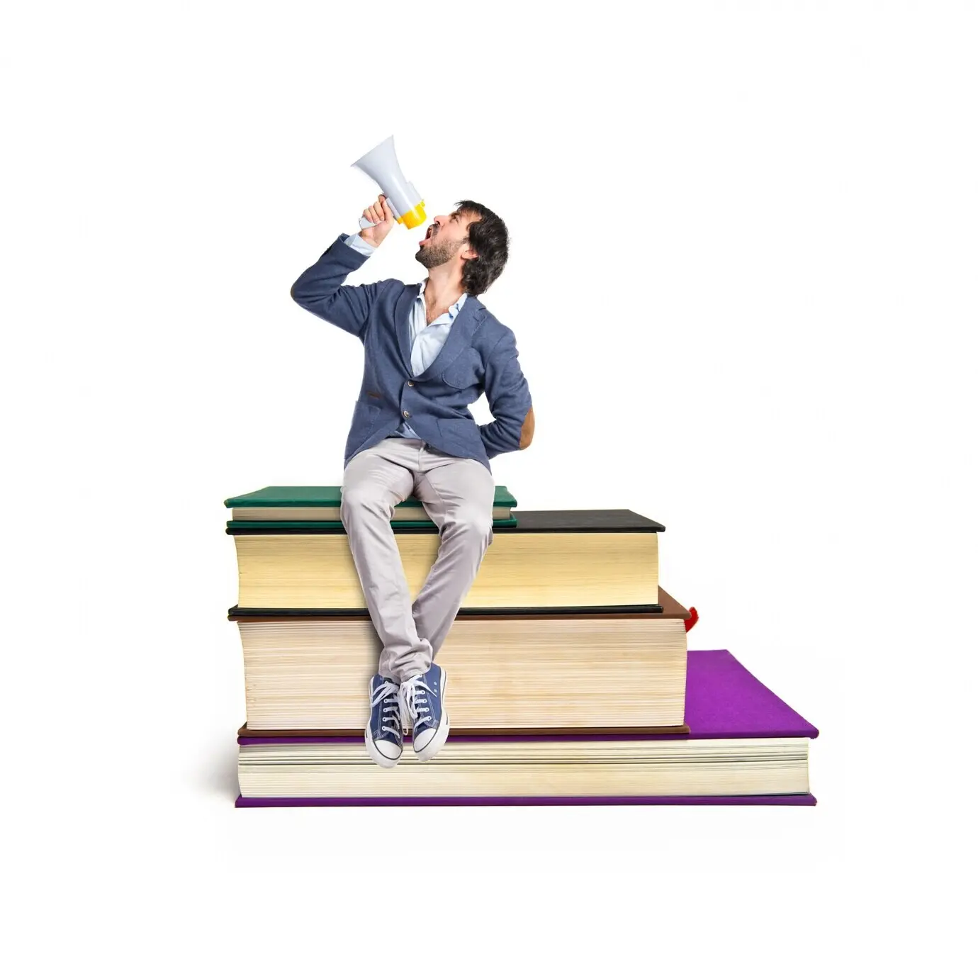 Ein Mann, der ein Buch anschreit.